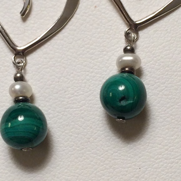 Malachite, Pearl and Sterling Heart Earrings - Picture 4 of 4